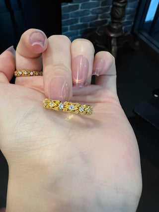 Vintage Elegance, Medieval-style Diamond-Set Lace Ring