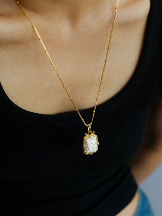 Chic Natural Stone & Shell Pendant Necklace - AROSÈ