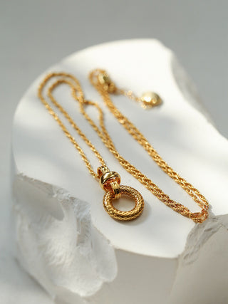 French-Inspired Gold-Plated Sterling Silver Geometric Circle Necklace - AROSÈ
