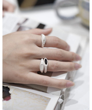 Silver Black Agate/White Jade Oval Star Vintage Stackable Ring - AROSÈ