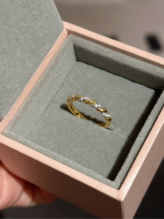 Gold Twist Diamond Ring