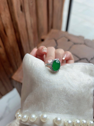 Fresh and Verdant - Green Jadeite Oval Ring - Natural Charm Series
